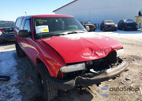 2000 Chevrolet S-10 Ls from USA, damaged, VIN 1GCDT19W4Y8106583